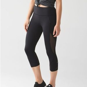 Lululemon Fast as Light Black Crops